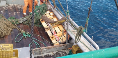 Parte de barco desaparecido com seis tripulantes é encontrada por pescadores em Maricá
