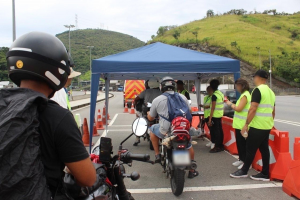 ViaLagos promove ação educativa em Rio Bonito para alertar sobre álcool e direção no Carnaval