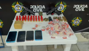 Operação prende quatro e apreende adolescente com armas, granada e drogas em Volta Redonda