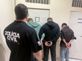 Três homens são presos por suspeita de envolvimento com o tráfico de drogas em Vassouras