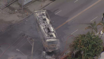 PM reforça policiamento no Complexo da Serrinha após confrontos e ônibus incendiado; ocupação é por tempo indeterminado
