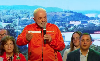 Lula cobra fiscalização para impedir que postos vendam gasolina e diesel mais caros do que o devido