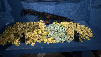 Operação da PM no Morro do Urubu deixa três baleados e apreende fuzil