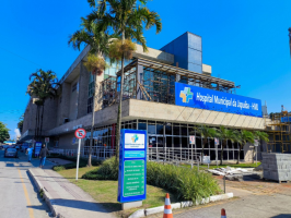 Acidente na Rio-Santos deixa homem morto e outra pessoa ferida em Angra dos Reis