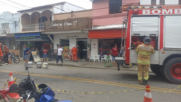 Incêndio atinge restaurante no Centro de Cardoso Moreira
