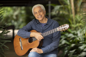 Paulinho da Viola retira cisto do fígado em cirurgia sem intercorrências, diz boletim médico