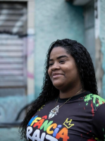 Mãe tentou convencer o filho a se entregar, encontrou-o morto e hoje acolhe famílias atingidas pela violência na Penha