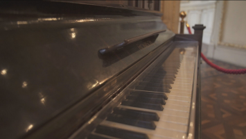 Instrumentos tocando sozinhos, aparições, fumaça misteriosa: funcionários do Theatro Municipal contam casos sobrenaturais