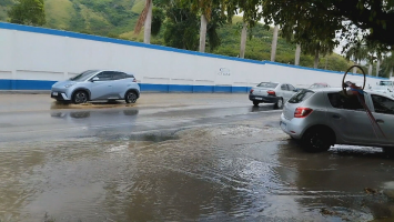 Rompimento de tubulação interrompe abastecimento de água em 7 cidades da Baixada 